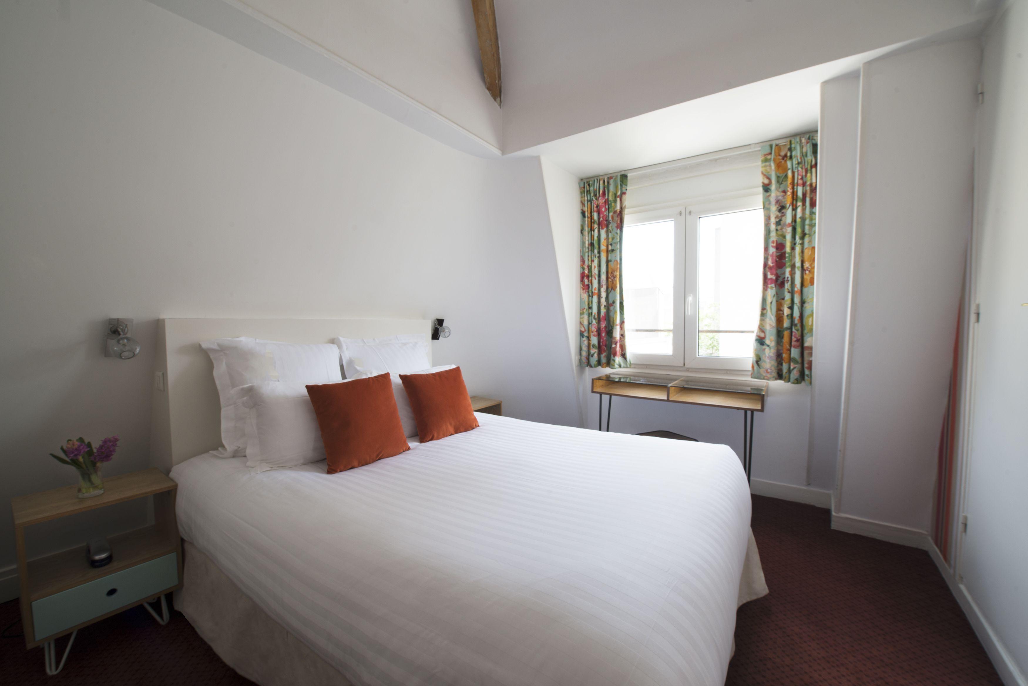 Hotel Des Batignolles 3*