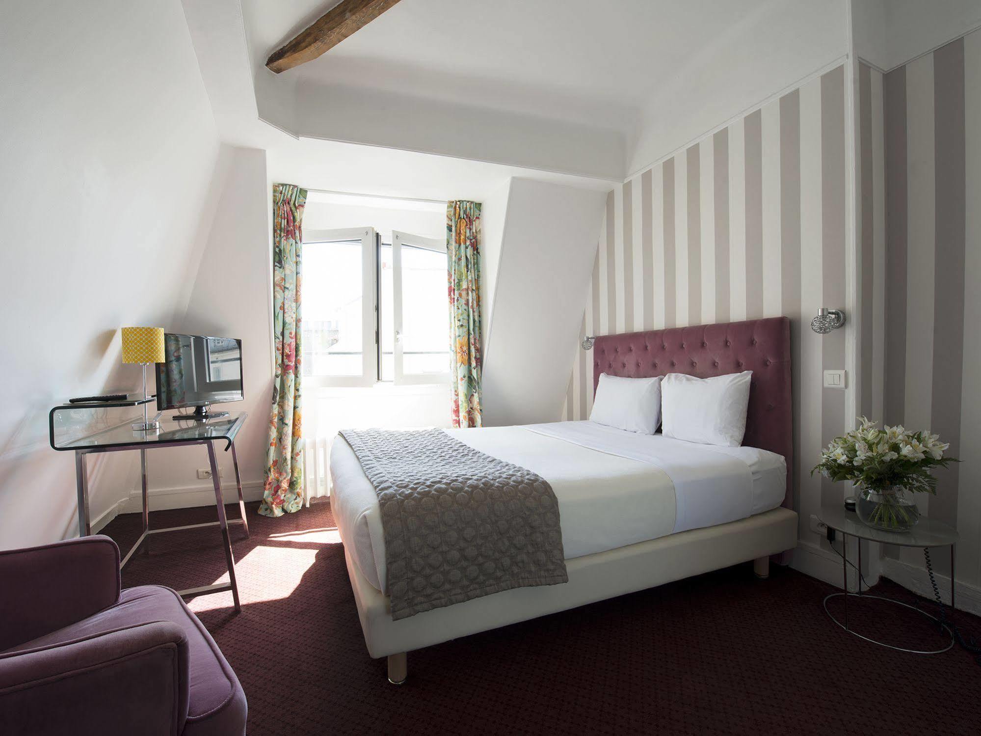 Hotel Des Batignolles Parigi