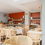 Hotel Des Batignolles