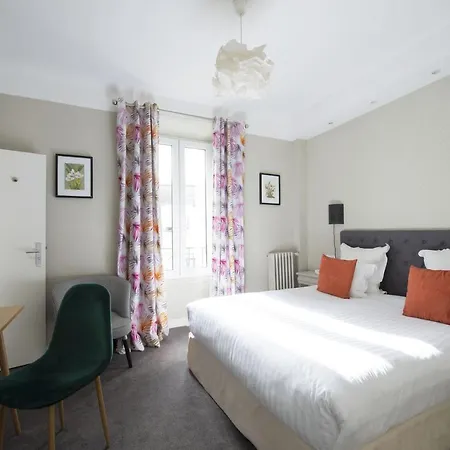 Hotel Des Batignolles 3*