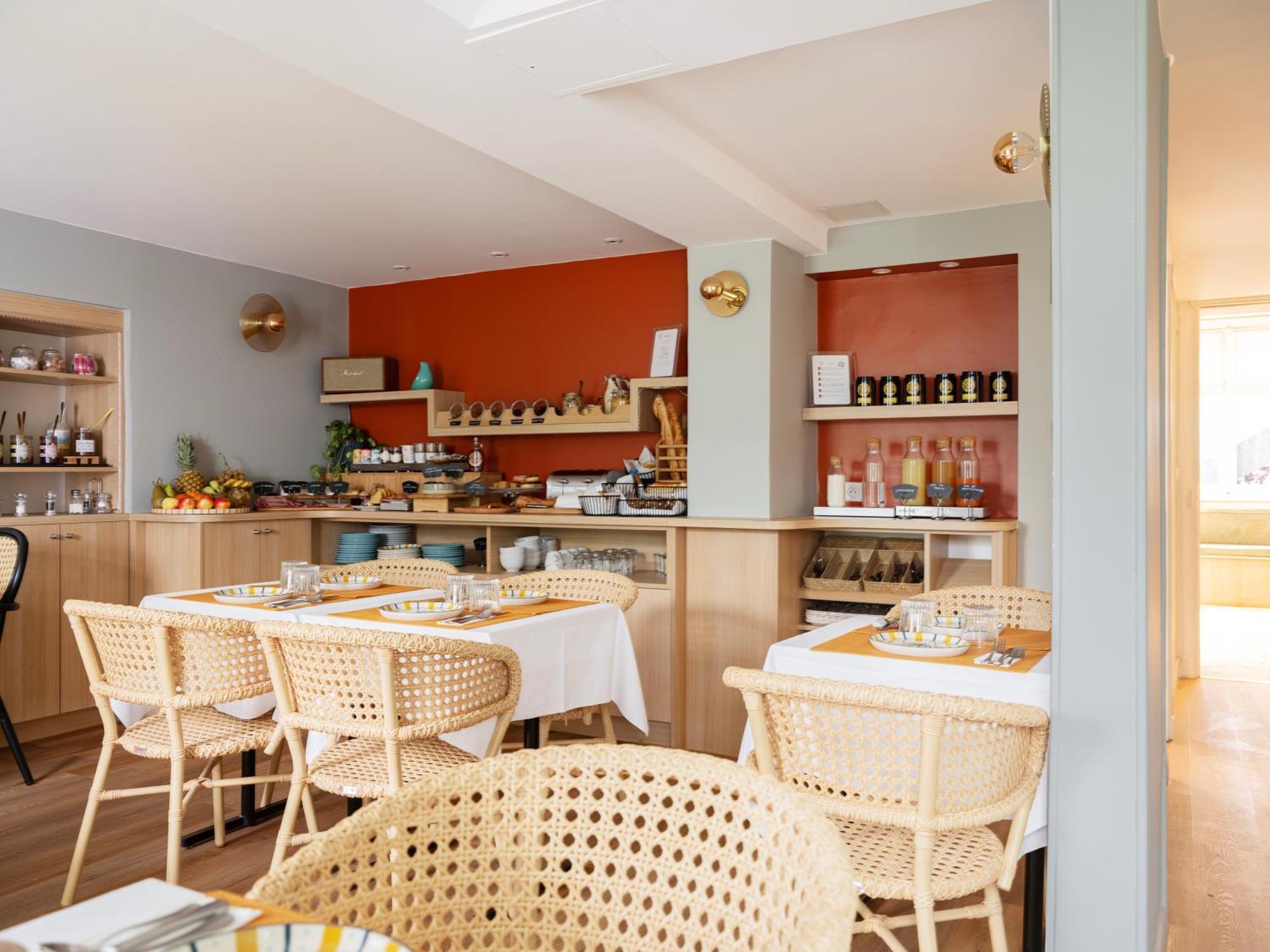 Des Batignolles Hotel